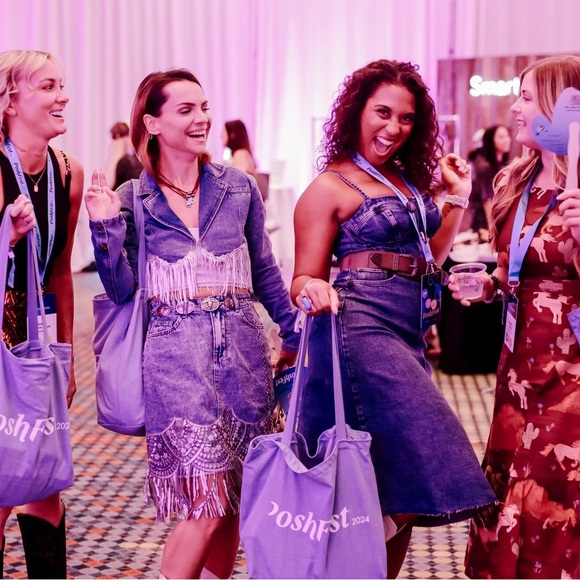 Kimberly is live! Come hang! Yeehaw Yeehaw! 🤠❤️ - Picture 6 of 16